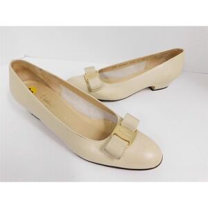 Salvatore Ferragamo Lillaz Beige Leather Bow Pumps 8.5 2A